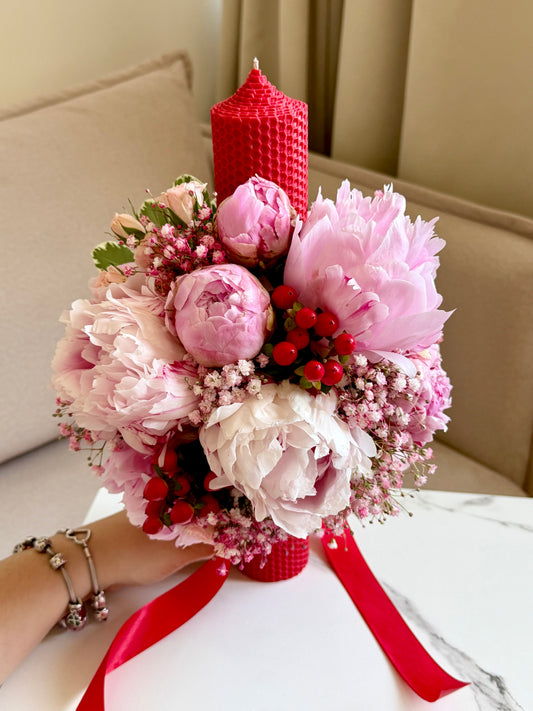 Lumanare de botez cu bujori si gypsophila